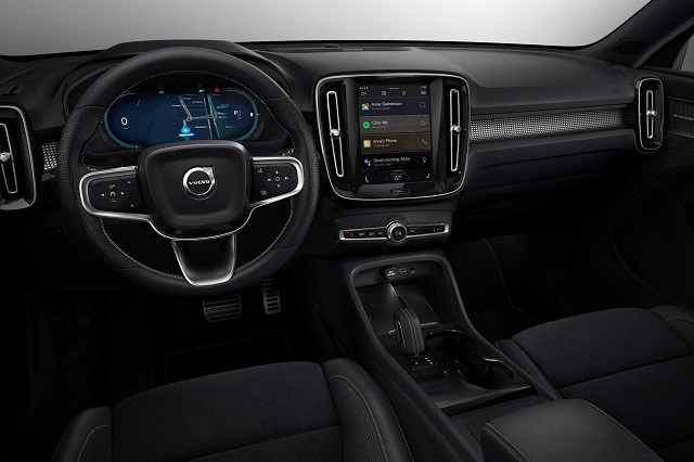 2022 Volvo XC40 interior