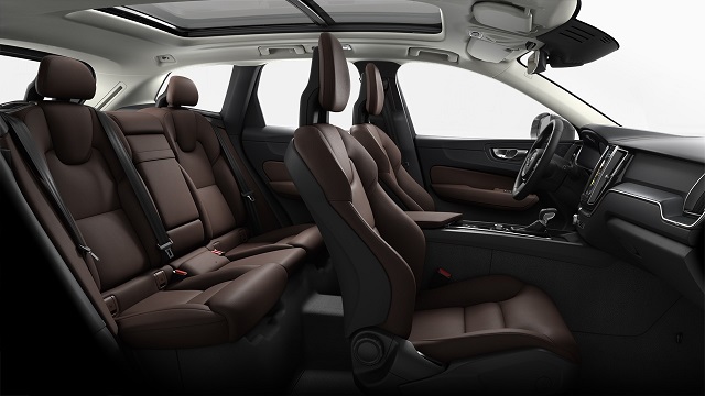 2022 Volvo XC60 interior