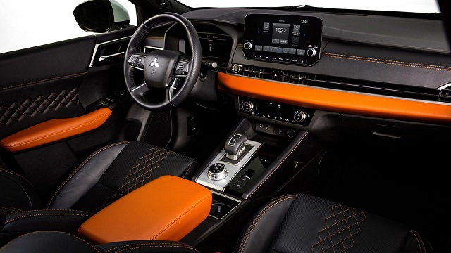 2023 Mitsubishi Outlander new interior