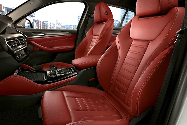 2023 BMW X4 interior