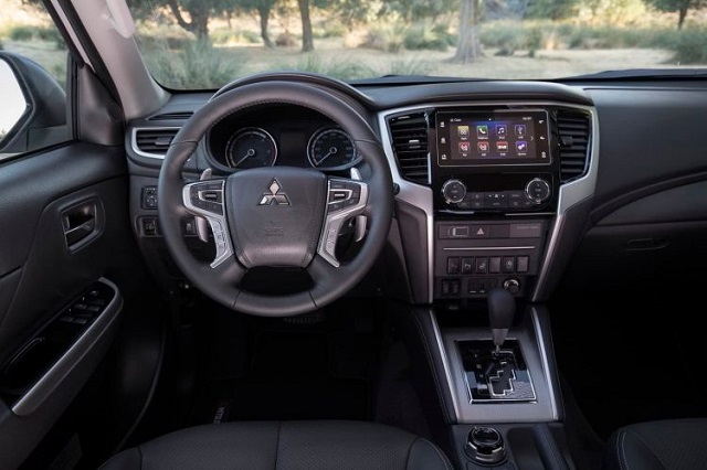2023 Mitsubishi Pajero Sport interior
