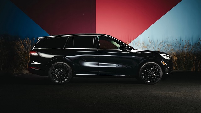 2023 Lincoln Aviator jet appearance