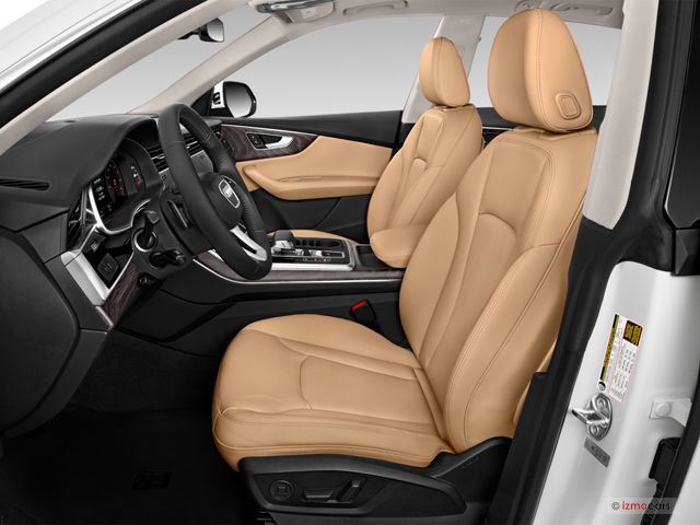 2025 Audi Q8 interior
